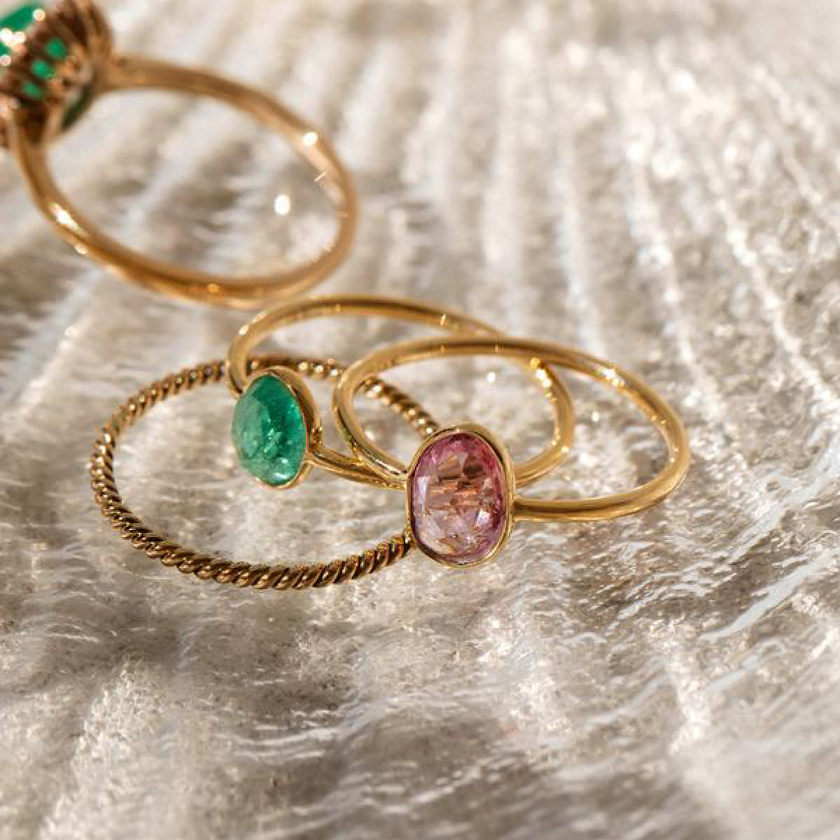 10K Rosecut Ring, Emerald