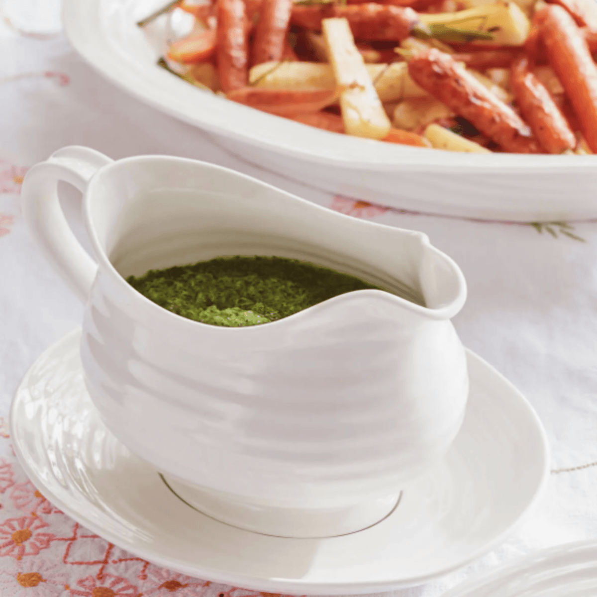 Portmeirion Sophie Conran Gravy Boat and Stand
