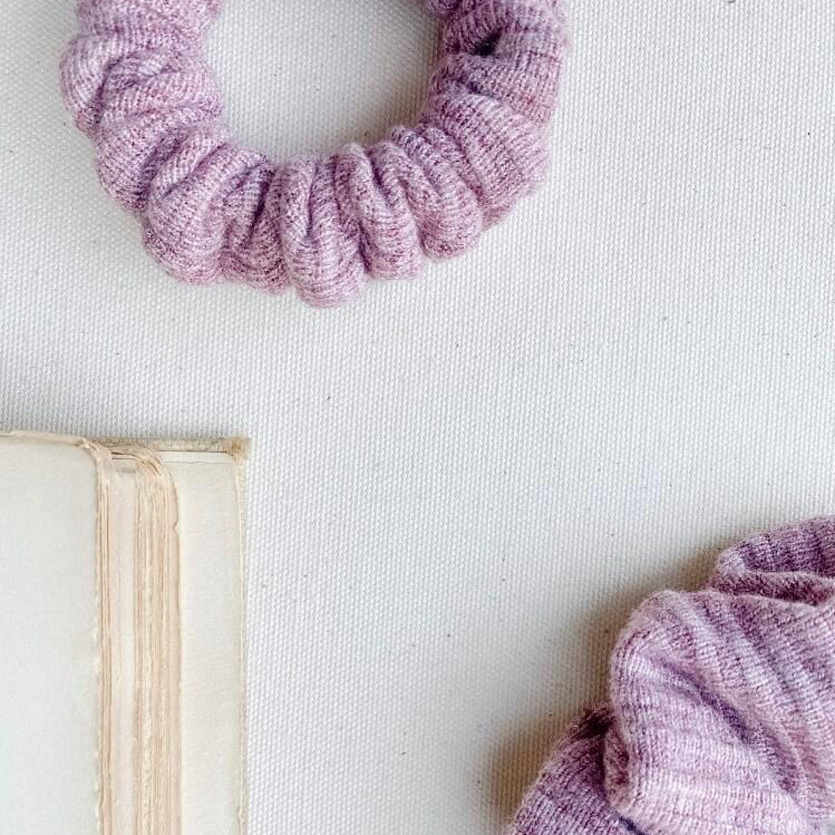 Windsor Knit Rose Scrunchie, Thin